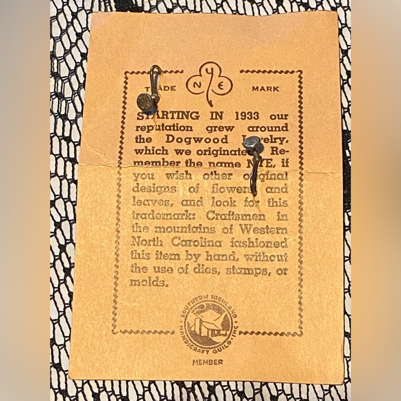 Vintage Stuart Nye Cooper & Sterling Floral Clip-on Earrings - Screwbacks - Picture 3 of 3